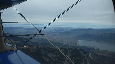 Vor uns der Thunersee.