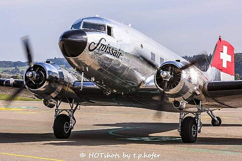Die DC-3 ist auch gleich gelandet.