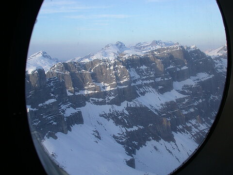 Zurück geht der Flugweg über die Glarner Alpen.