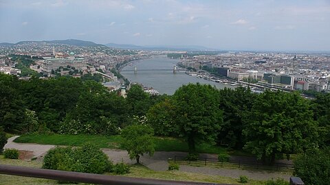 Blick vom Gellértberg aud buda und Pest.