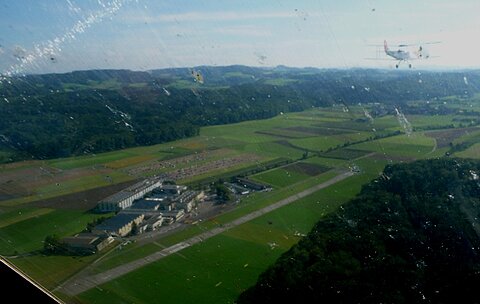 Über dem Flugplatz Langenthal.