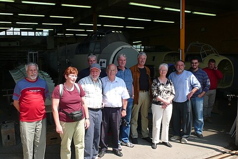 Am zweiten Tag stand die Besichtigung der Flugzeugwerkstadt von Carl Biersack in Hereg auf dem Programm.