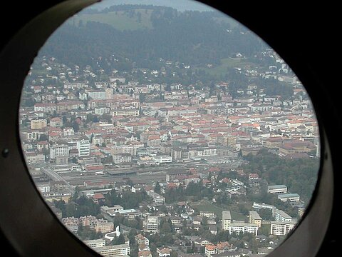 Im Anflug auf La Chaux de Fonds.