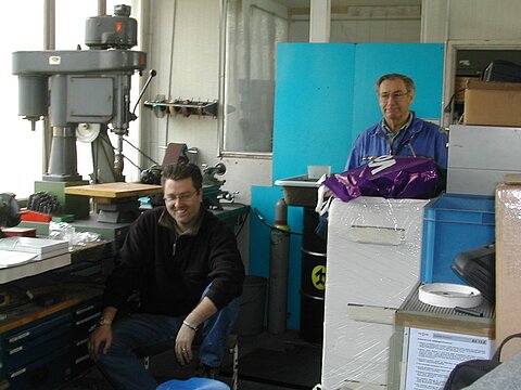 Stefan Siegrist und Mechaniker Heiri Jenny.