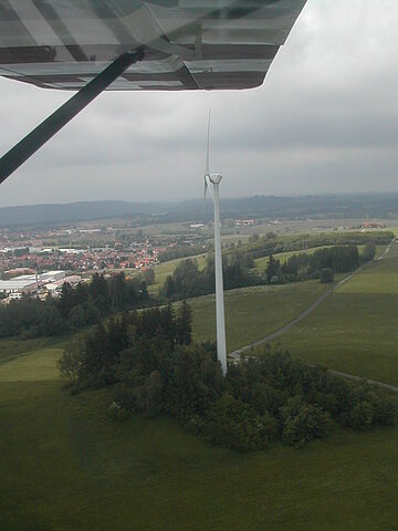 Windkraftwerk in der Gegend von Kempten Durach.