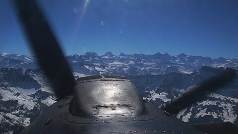 Vor uns die Berneralpen.