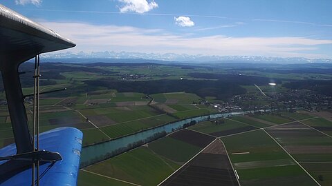 Nach dem Start bei Büren a.d.Aare mit Alpenblick.