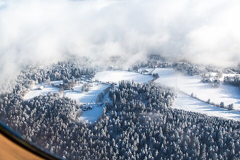 Winterlandschaft zieht vorbei.