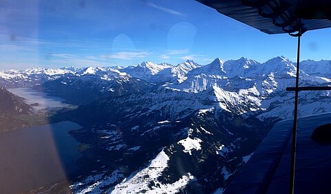 V.r.n.l. Jungfrau, Mönch, Eiger, Schreckhorn und Wetterhorn