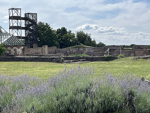 Alte Klostermauern aus 1000 n.Chr.
