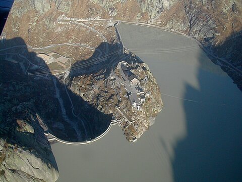 Einer der vielen Stauseen beim Grimselpass.