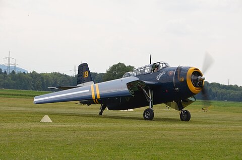 ... der Grumman landet wieder.