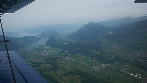 Sarnersee Bildmitte Stanserhorn.