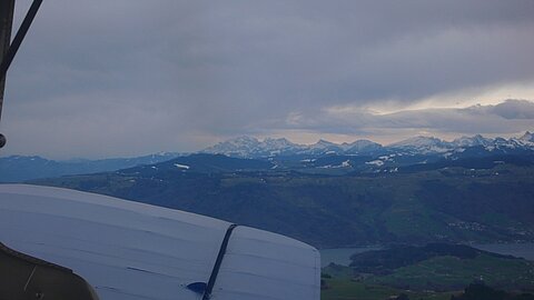 Zugerberg dahinter der Glärnisch.