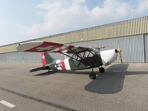 Zurück beim Hangar.