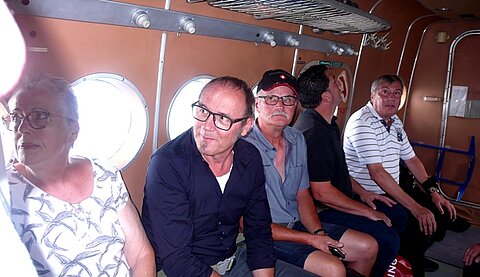Die Gäste sind gespannt auf den Ausflug.