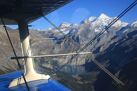 Oeschinensee aus Sicht der Passagiere.