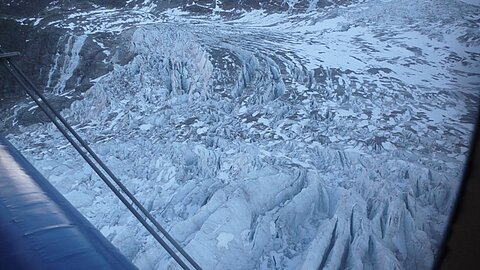 Noch eine Schlaufe im unteren Grindelwaldgletscher.