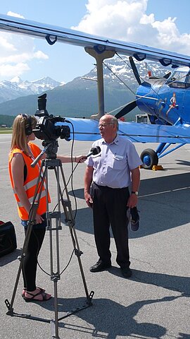 Hansruedi gibt Tele Ostschweiz ein Interview.