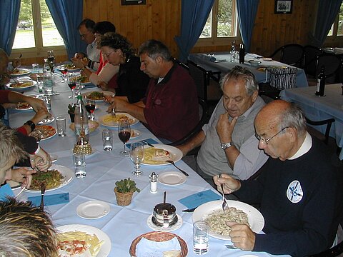 Mittagessen in Saanen.
