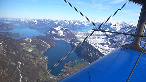 Vor uns der Bürgenstock dahinter die Rigi.