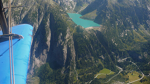 Gelmersee mit Gelmerbahn.