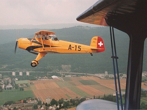Der Bücker Bü-131 kurz vor Biel.