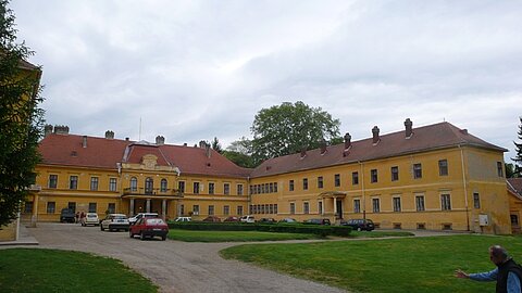 Dieses ehemalige Schloss wird als psychiatrische Klinik genutzt.