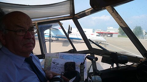 Die Piloten sind bereit für den Abflug.