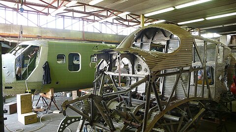 Flugzeugwerkstatt bei K.Birtschak, Twin Otter und Junkers F-13.