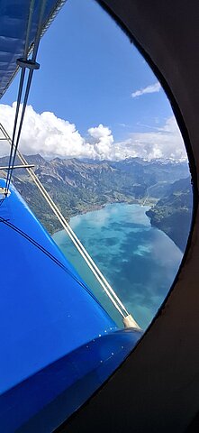 Über dem Brienzersee sind die Wolcken verschwunden.