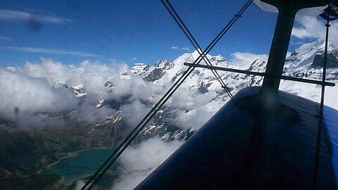 Unten links Oeschinensee.