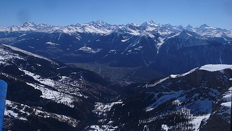 Walliseralpen rechts Matterhorn.