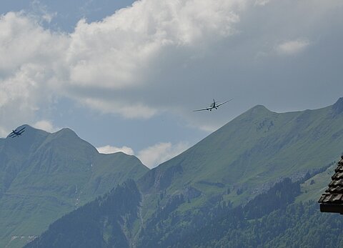 Antonov und Ju-52 schliessen zusammen.