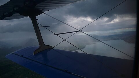 Wir passieren eine Regenfront beim Thunersee.