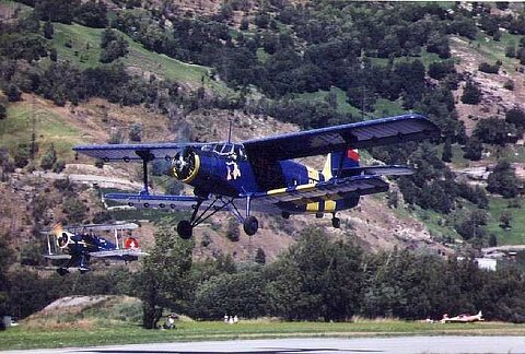 Formationsstart mit dem Bücker Antares.