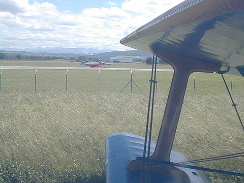 Die AN-2 rollt zum Start.