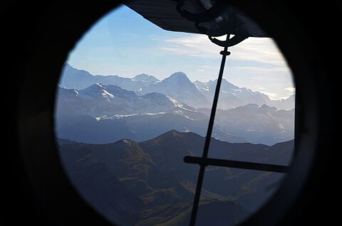 Brienzerrothornkette dahinter Eiger und Mönch.