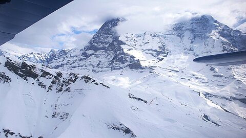 Eiger und Mönch darunter kleine Scheidegg.