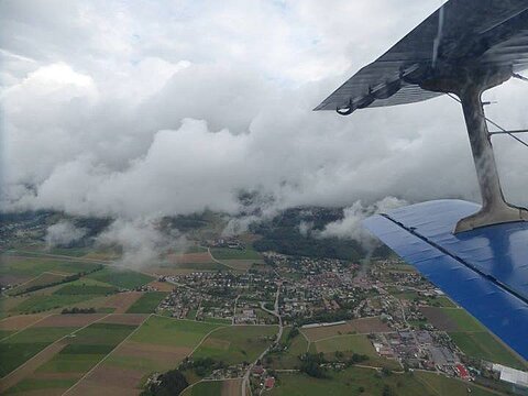 Mit Wolken verhanener Jura, kommen wir weiter?