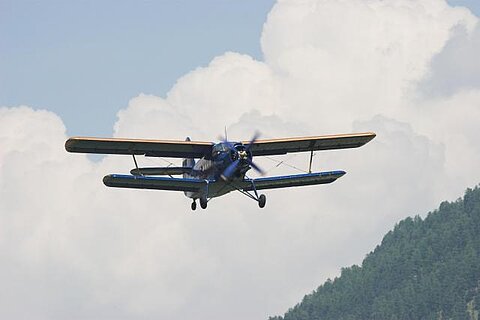 Die Antonov im Anflug auf Samedan.