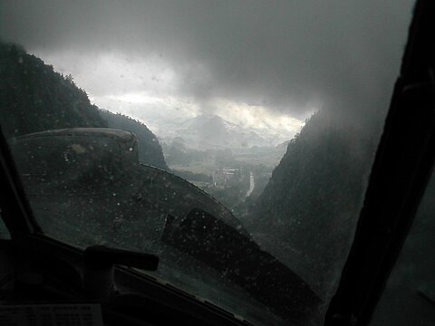 Bei Spiez erreichte uns eine Regenfront.