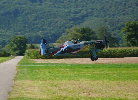 Morane D-3801 beim Start.
