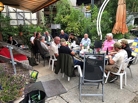 Einrücken der Fallschirmspringer am Freitag Abend.