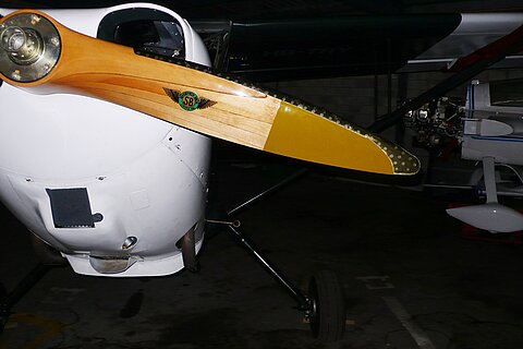 zweiblatt Sensenich-Propeller.