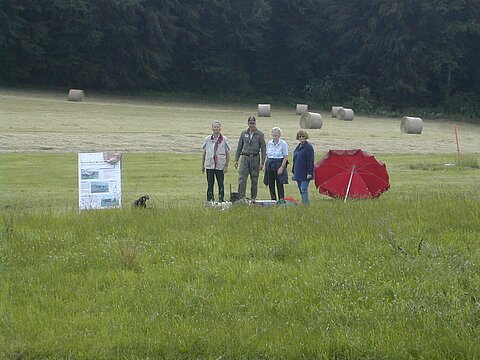 Unsere Bodenmanschaft im Regen.