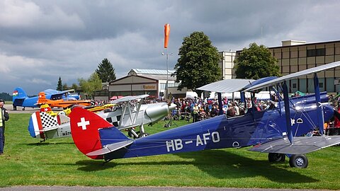 Diverse Oldtimer sind gekommen.