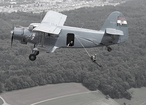 Aus der Sicht des Beobachtungsflugzeuges.