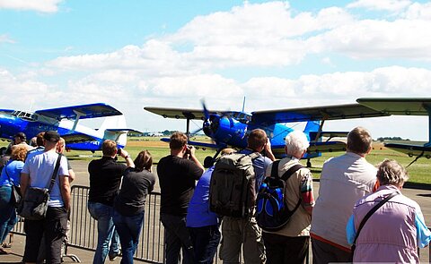 Unsere Antonov bereit für den Rundflug.