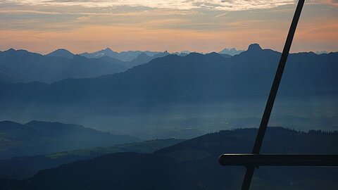 Im Vordergrund das Stockhorn hahinter der Mont Blanc.
